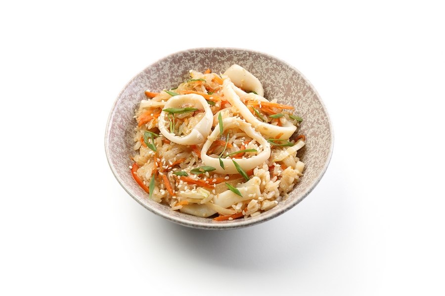 Рис с кальмаром и соусом гальби